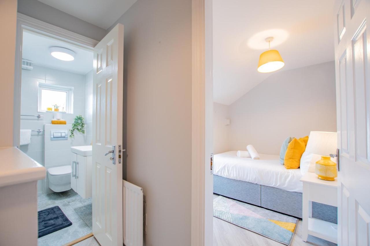 Cosy Retreat In The City Centre Голуей Екстериор снимка