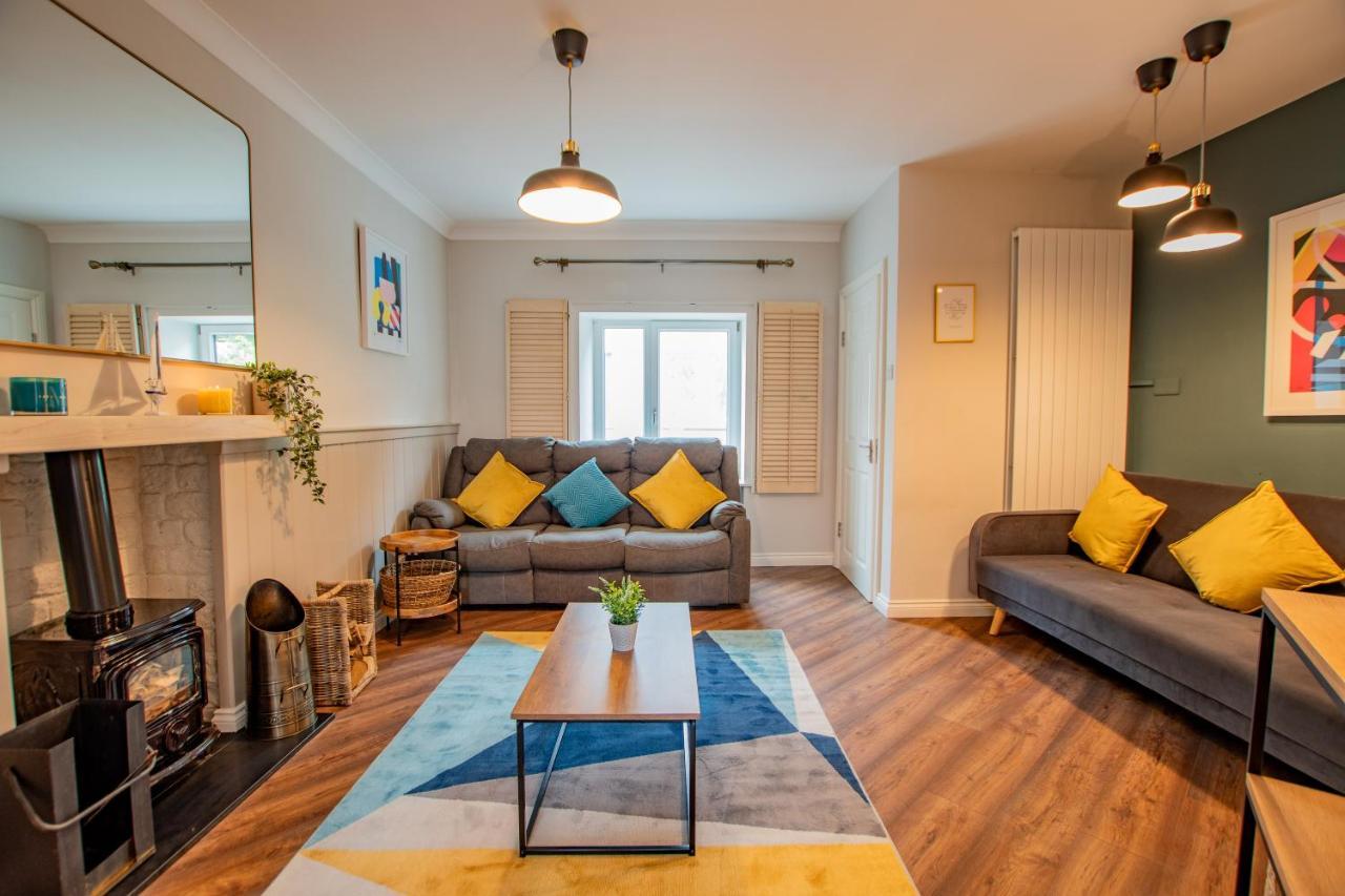 Cosy Retreat In The City Centre Голуей Екстериор снимка