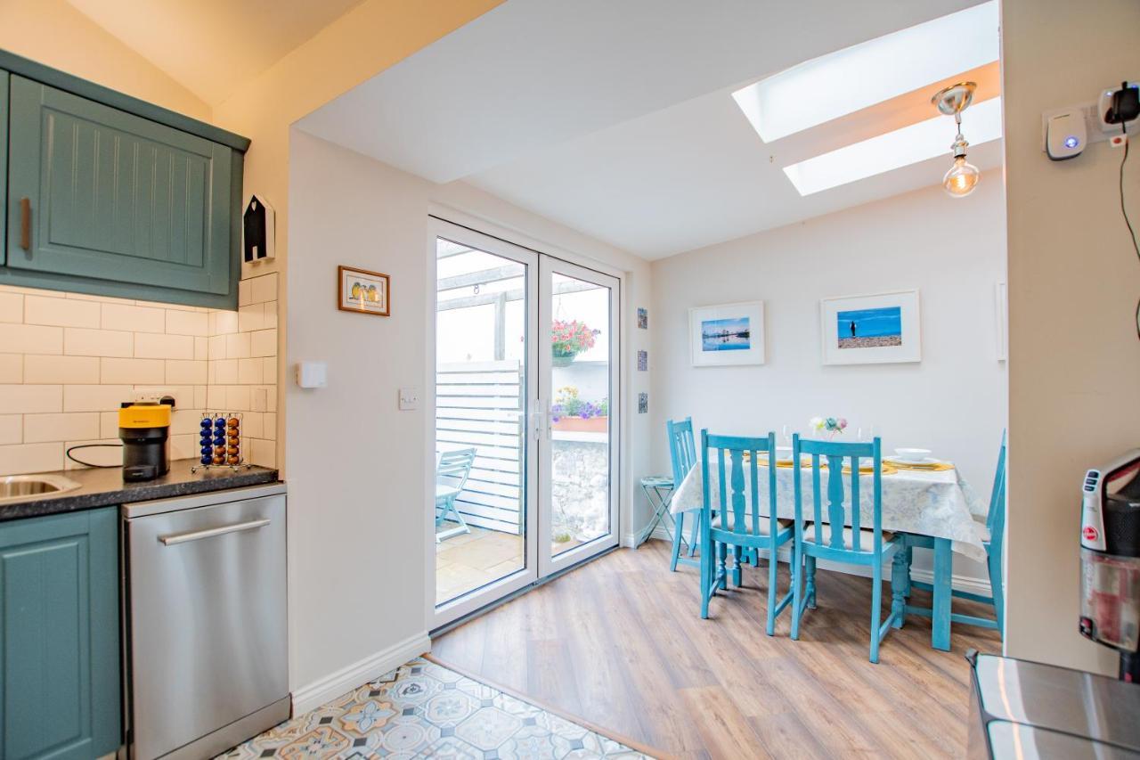 Cosy Retreat In The City Centre Голуей Екстериор снимка