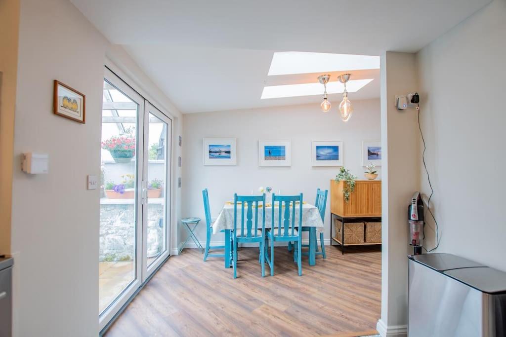 Cosy Retreat In The City Centre Голуей Екстериор снимка