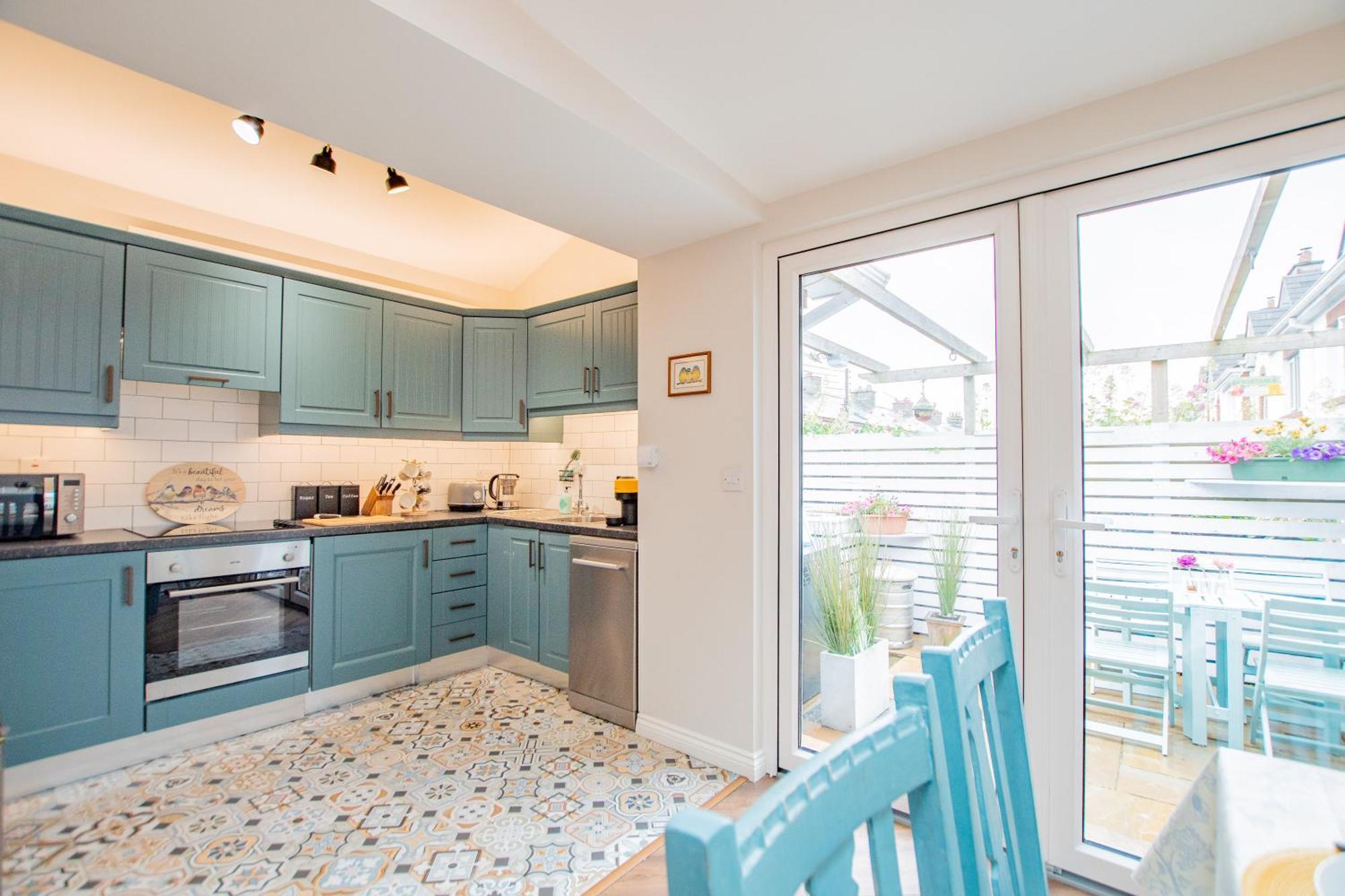 Cosy Retreat In The City Centre Голуей Екстериор снимка